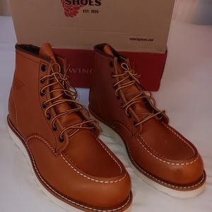 Mens brown Red Wing Class Moc leather boots size 9.5.